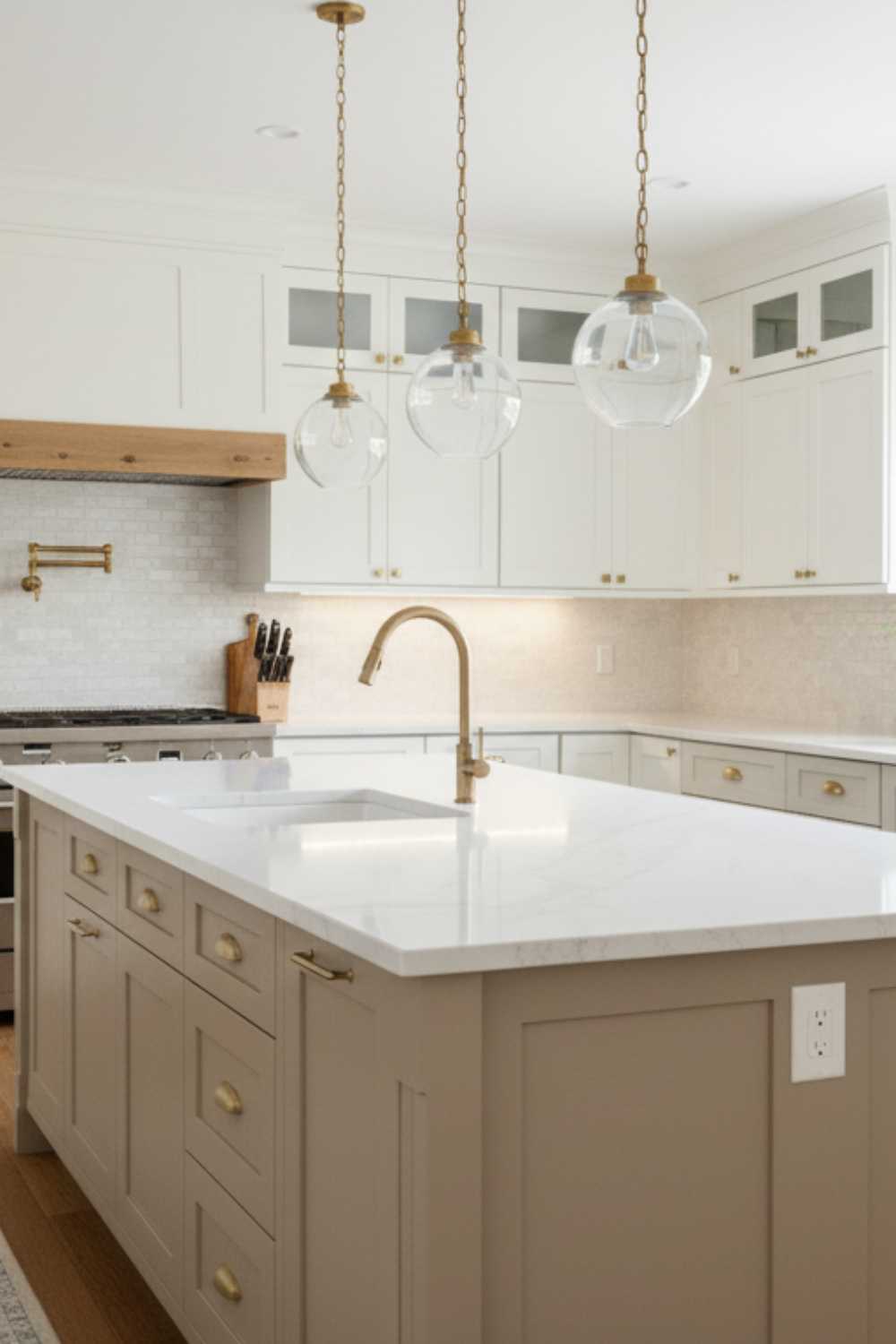 white-kitchen-beautiful-deisgn-under-5000